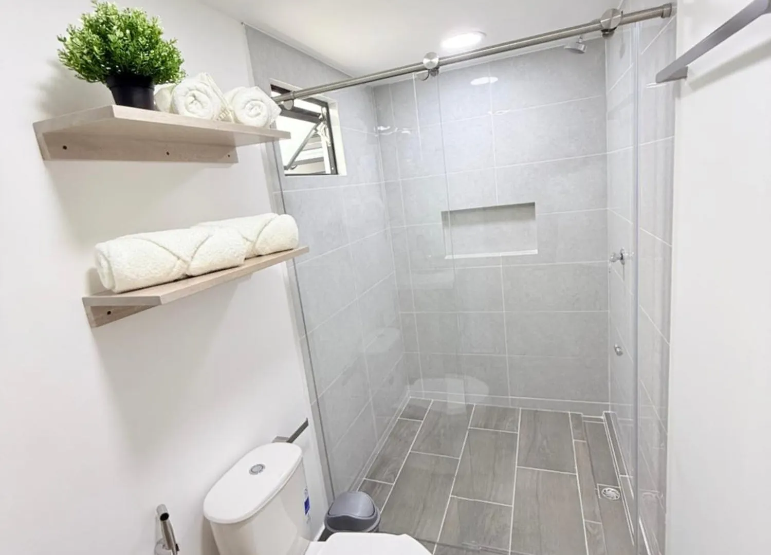 Apartment 402 Apartamento Nuevo Cerca Del Poblado Medellin
